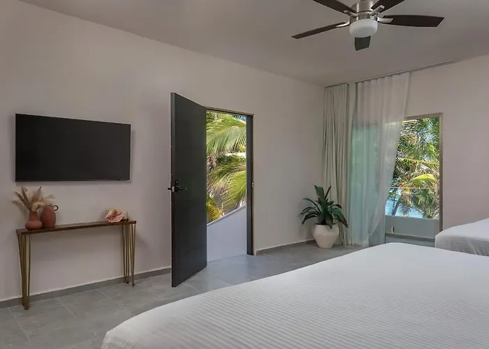 New 3br Private Beachfront With Pool At Soliman *