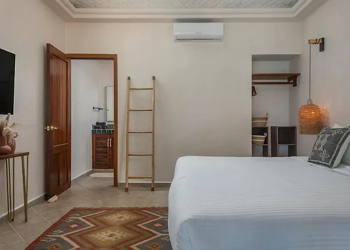 New 3br Private Beachfront With Pool At Soliman Villa