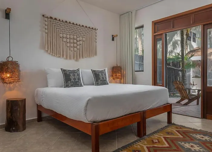 Villa New 3br Private Beachfront With Pool At Soliman