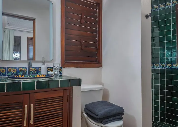 New 3br Private Beachfront With Pool At Soliman *